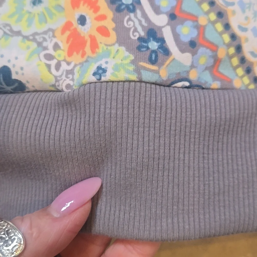Vera Bradley Quarter Zip Multi-Colored Paisley Print Sweatshirt - Picture 7 of 10